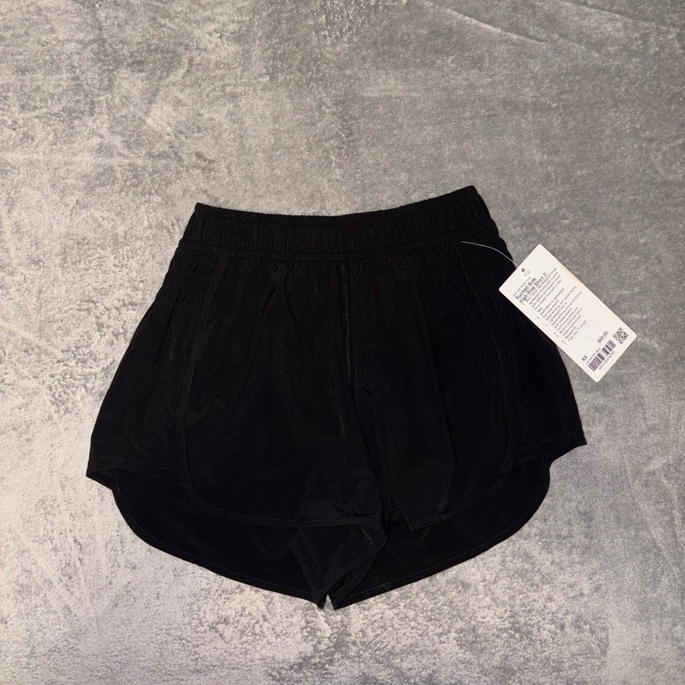 NWT lululemon athletica black ruched-side high-rise short 3” length size xsmall